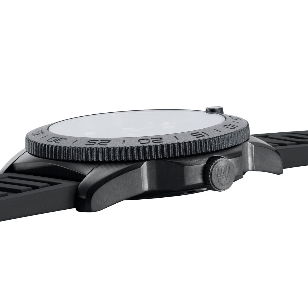 Luminox Pacific Diver, 44 mm, Dive Watch, Blackout