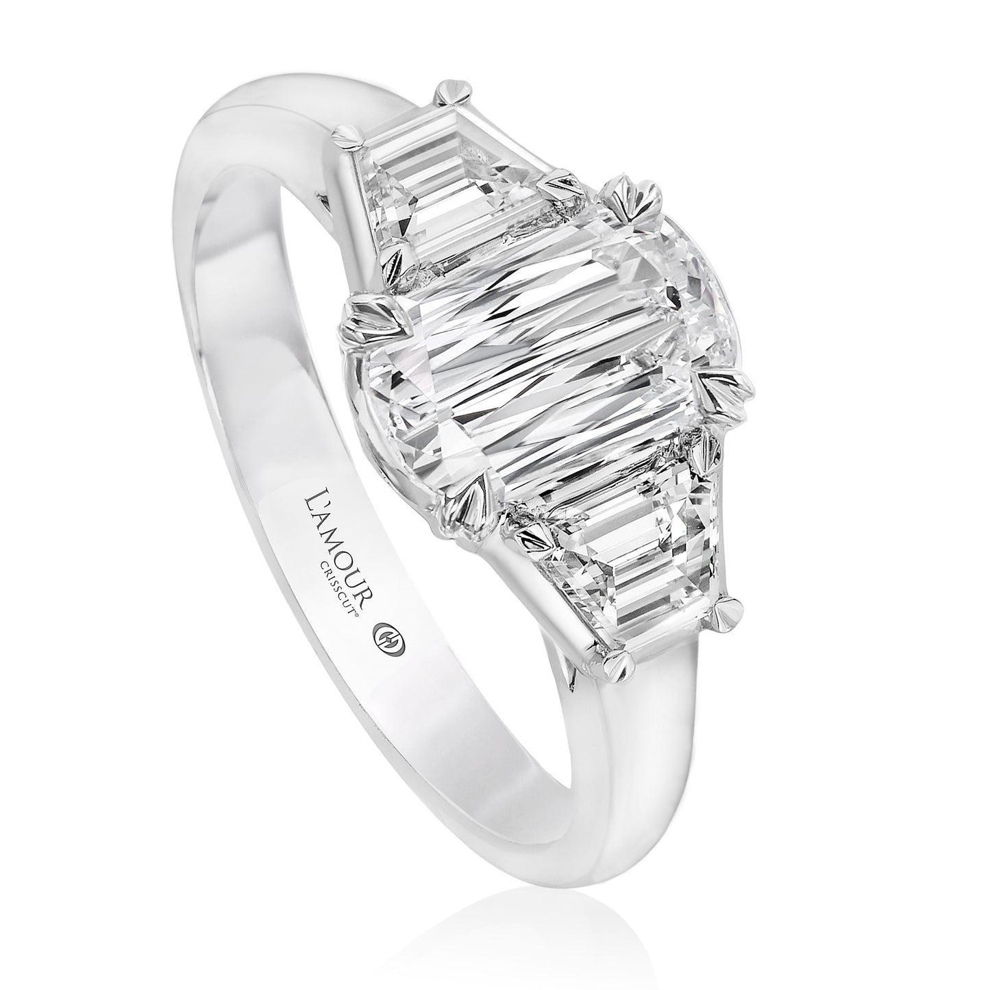 L'AMOUR CRISSCUT THREE-STONE ENGAGEMENT RING - L137ET-060
