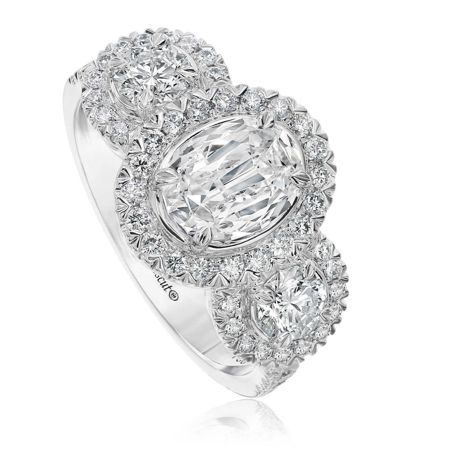 L’AMOUR CRISSCUT® OVAL SHAPE DIAMOND ENGAGEMENT RING - L524-LOV100